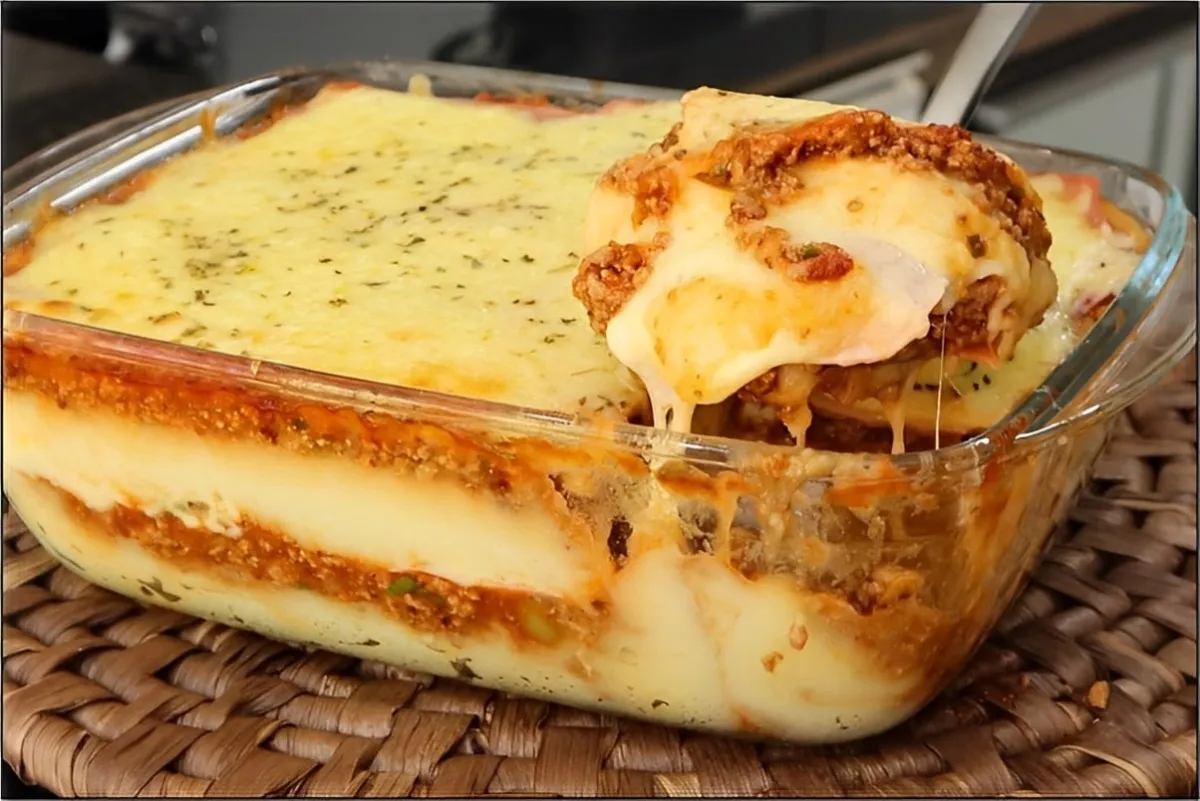 Escondidinho de carne moída com batata um almoço completo de