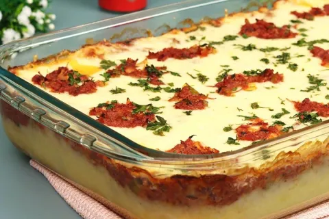 Escondidinho de carne seca com batata super cremoso e muito 