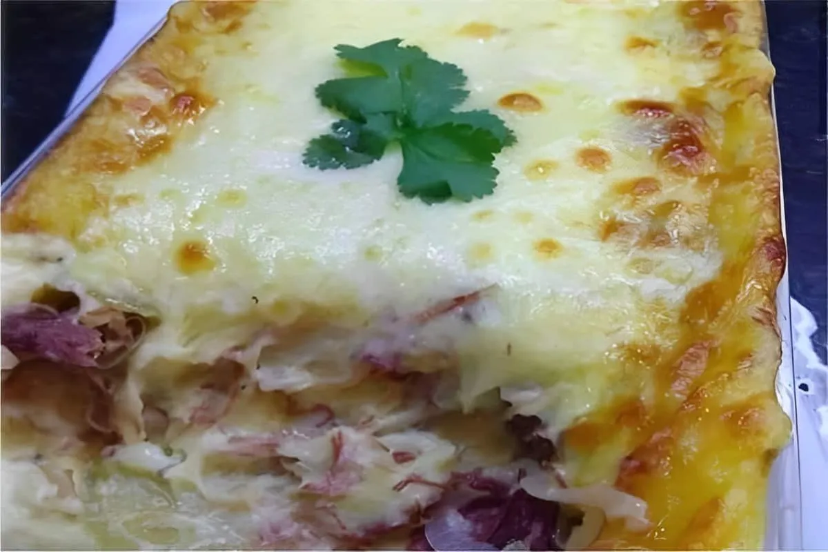 Escondidinho de carne seca com mandioca e requeijão receita