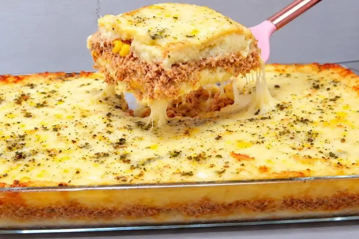 Escondidinho de frango super recheado e com um creme incríve