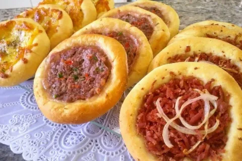 Esfiha aberta caseira com a receita perfeita que vai conquis