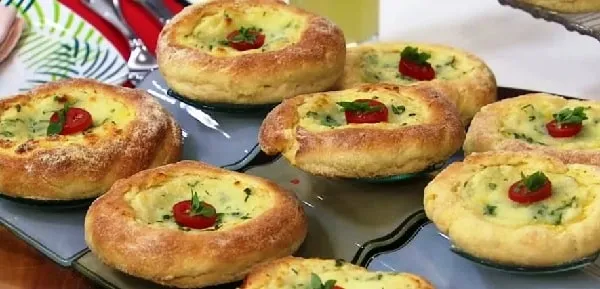 Esfiha Aberta de Queijo (Tipo Habib’s)