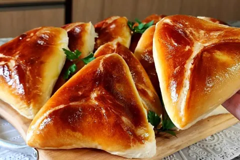 Esfiha de carne com massa fofinha e recheio saboroso e sucul