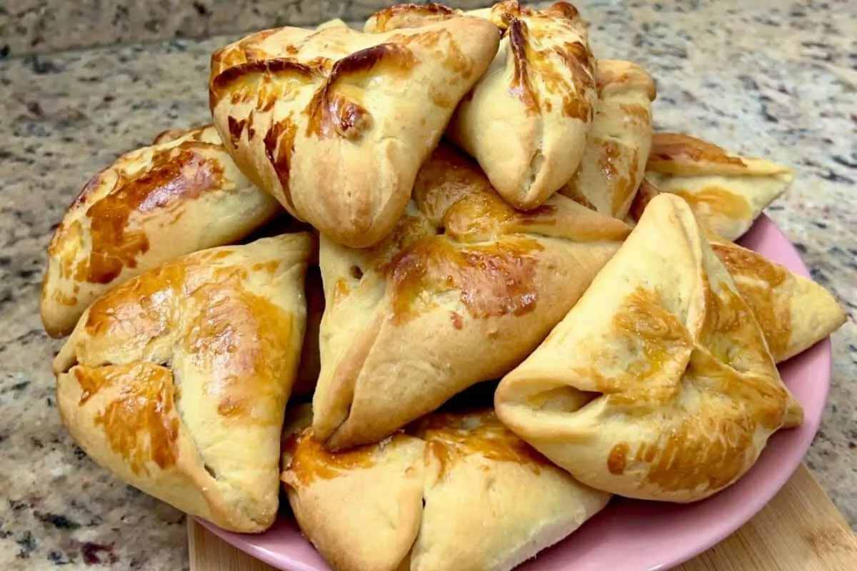 Esfirra caseira fácil e deliciosa massa básica que cresce uma vez só