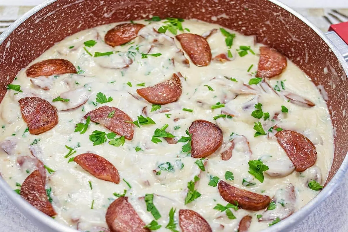 Essa calabresa cremosa é uma opção rápida e fácil para você