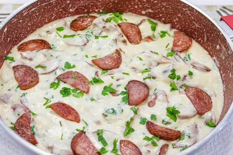 Essa calabresa cremosa é uma opção rápida e fácil para você 