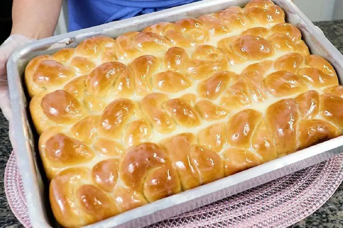 Essa receita de pão caseirinho de leite ninho é uma maravilh