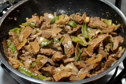 Essa receita é o melhor jeito de preparar fígado acebolado