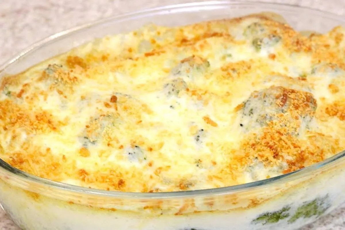 Esse brócolis gratinado é uma ótima sugestão para seu almoço