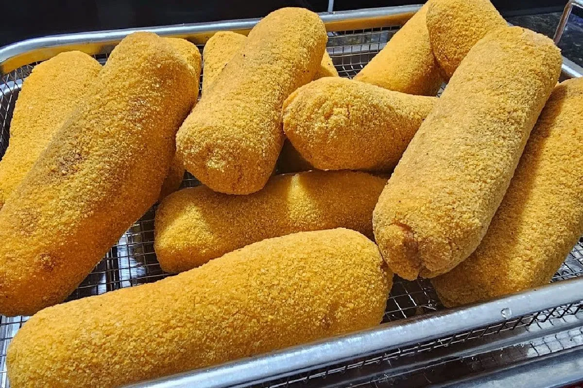 Esse enroladinho de presunto e queijo é o mais fácil de todo