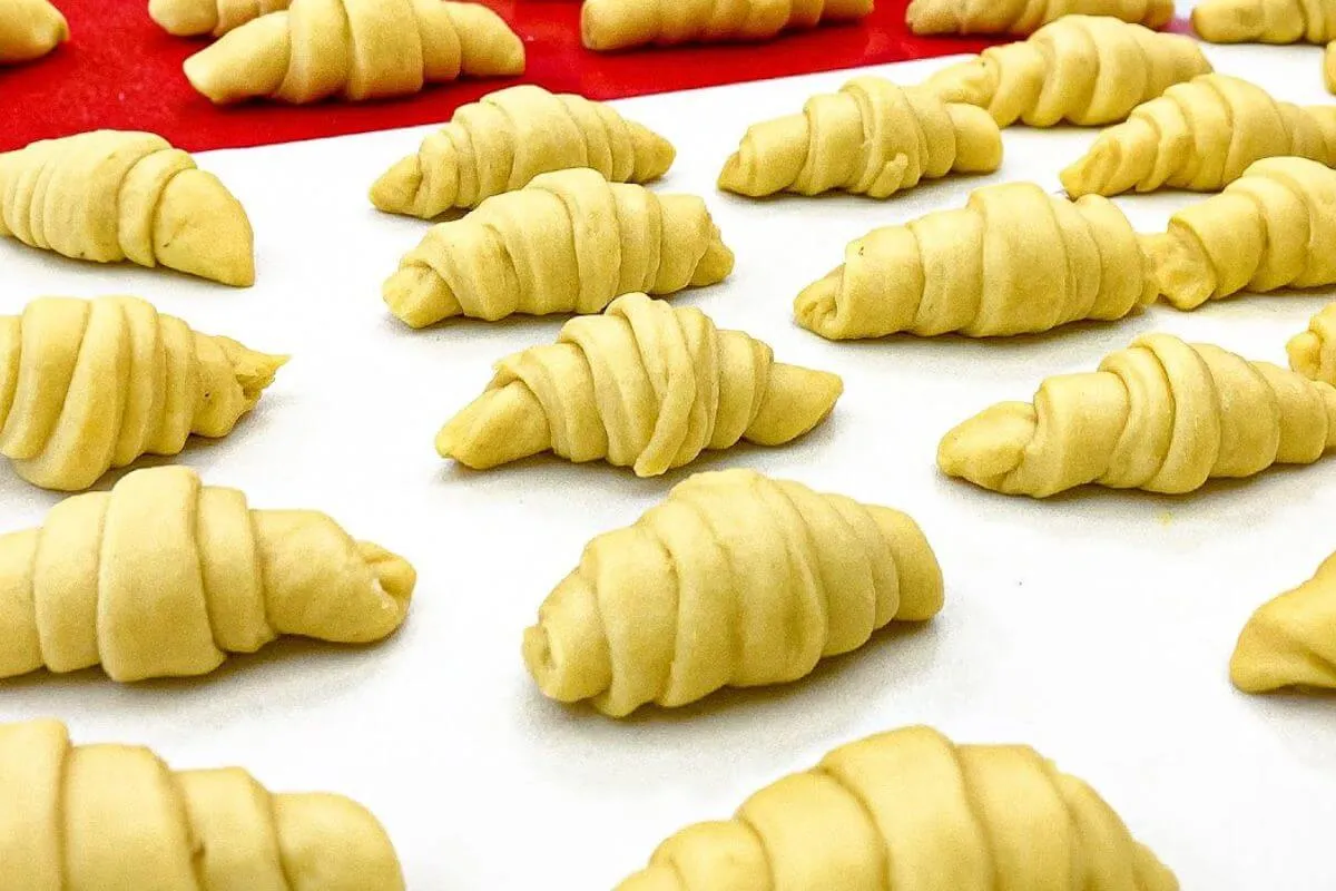 Esse pãozinho frito é a combinação perfeita entre doce e sal