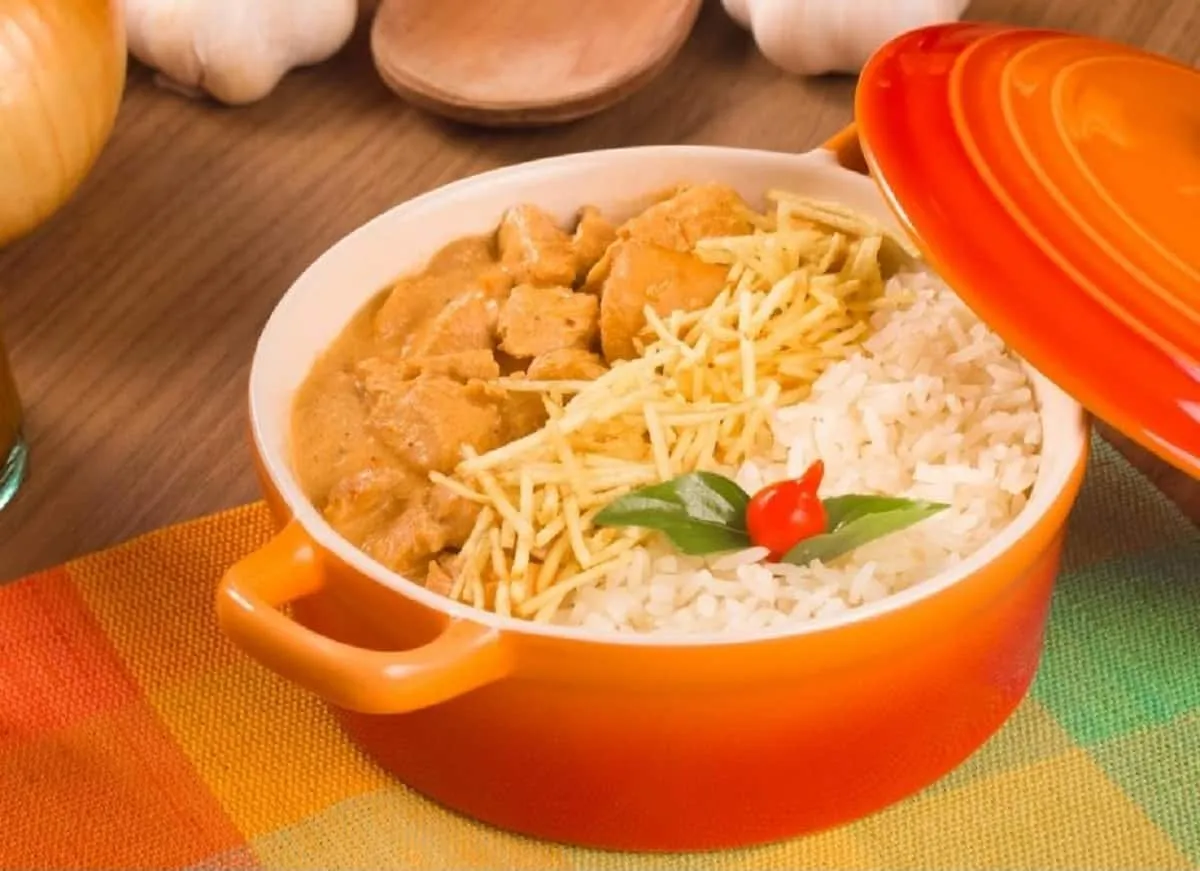 Estrogonofe de frango, uma receita econômica, deliciosa e mu