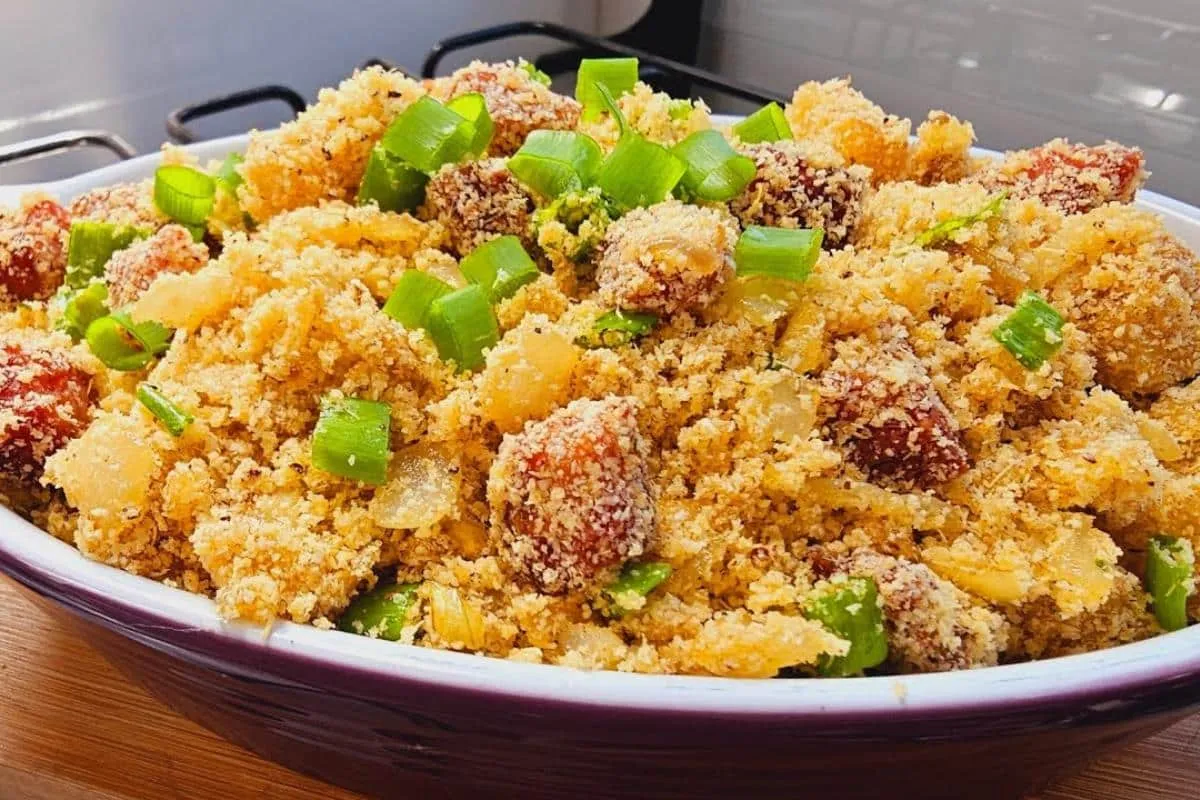 Farofa de abacaxi: uma mistura de sabores que promete te con