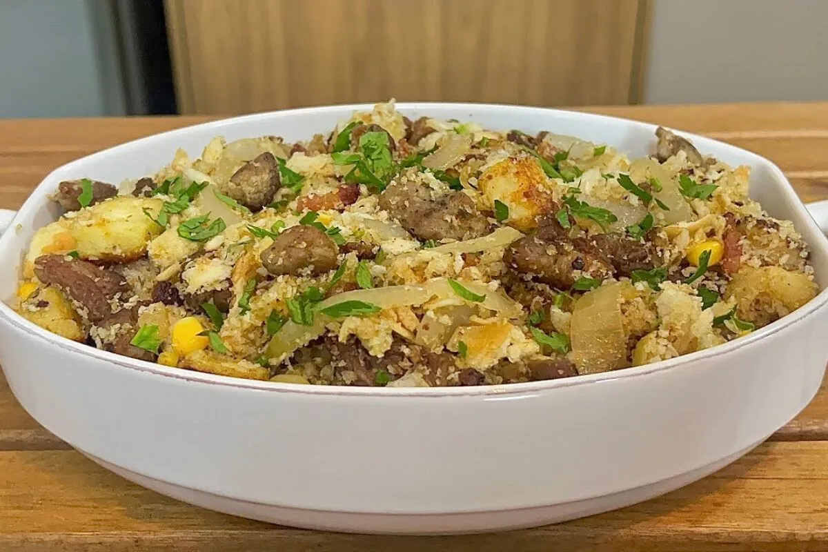 Farofa de pão velho, para você evitar o desperdício e criar