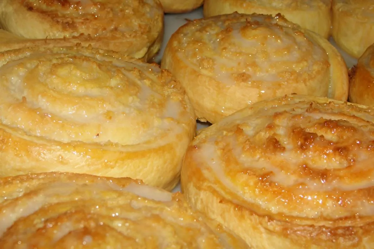 Fatias húngaras macias fofinhas e com uma cobertura delicios