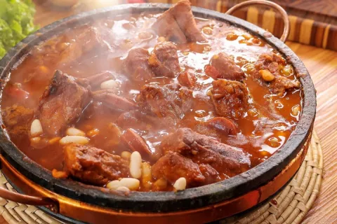 Feijoada branca com costelinha à mineira: a receita delicios