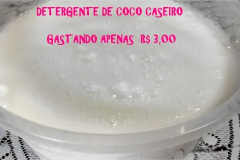 Fiz 4 litros de detergente de coco caseiro usando apenas 1 b