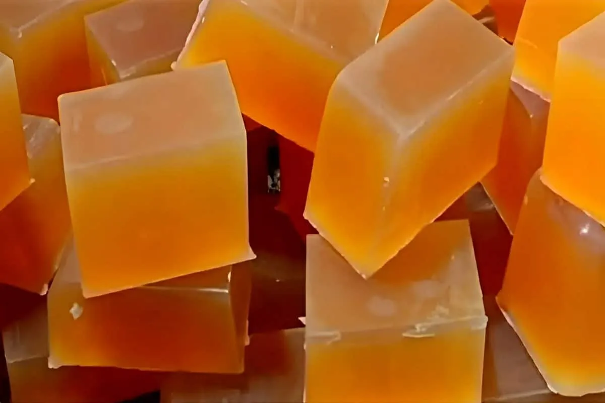 Fiz um sabão de álcool para roupas e louças maravilhoso em a