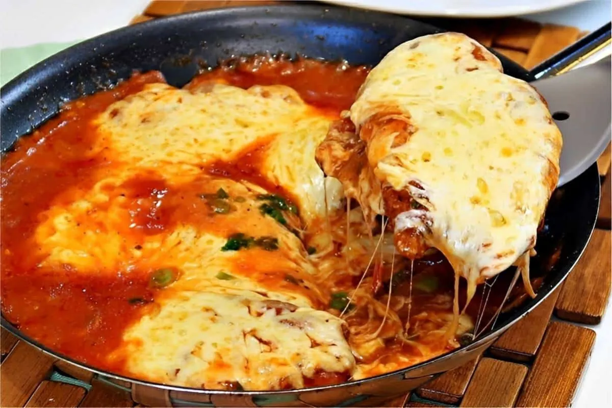 Frango à parmegiana na frigideira pronto em 10 minutos uma d