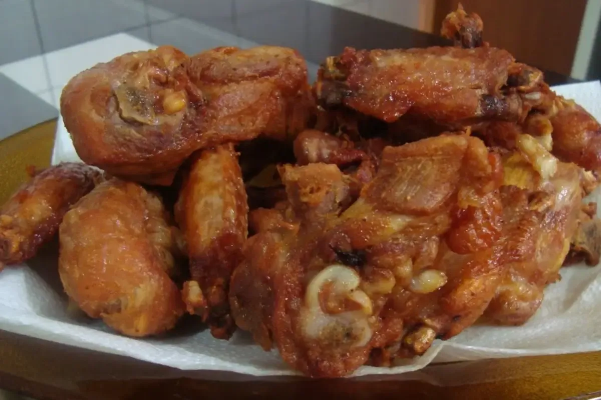 Frango a passarinho na panela de pressão: fica sequinho e nã