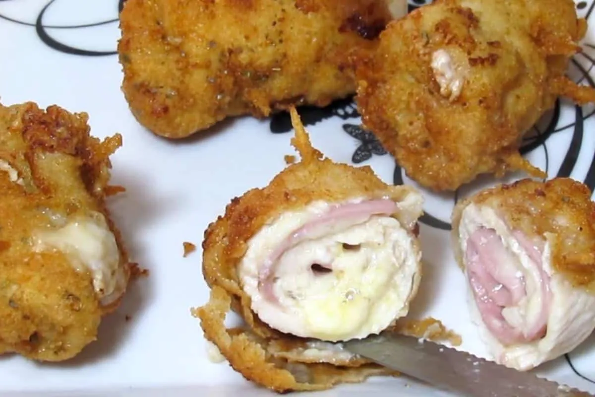 Frango a rolê recheado que parece prato de restaurante de tã