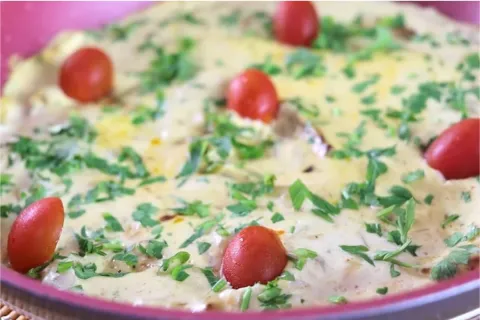 Frango ao molho branco diferente para você saborear com sua 