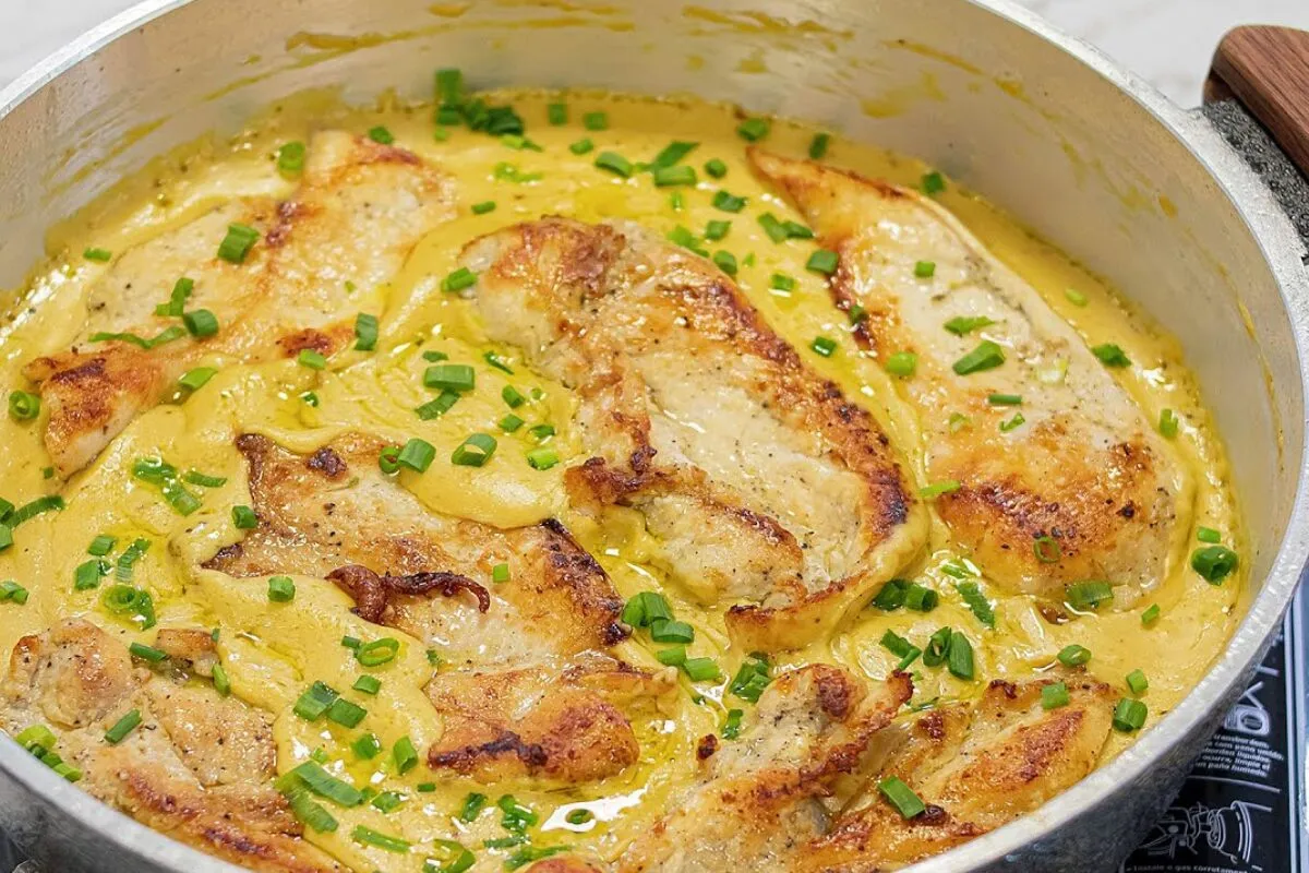 Frango ao molho de mostarda bem cremoso! Um prato simples qu