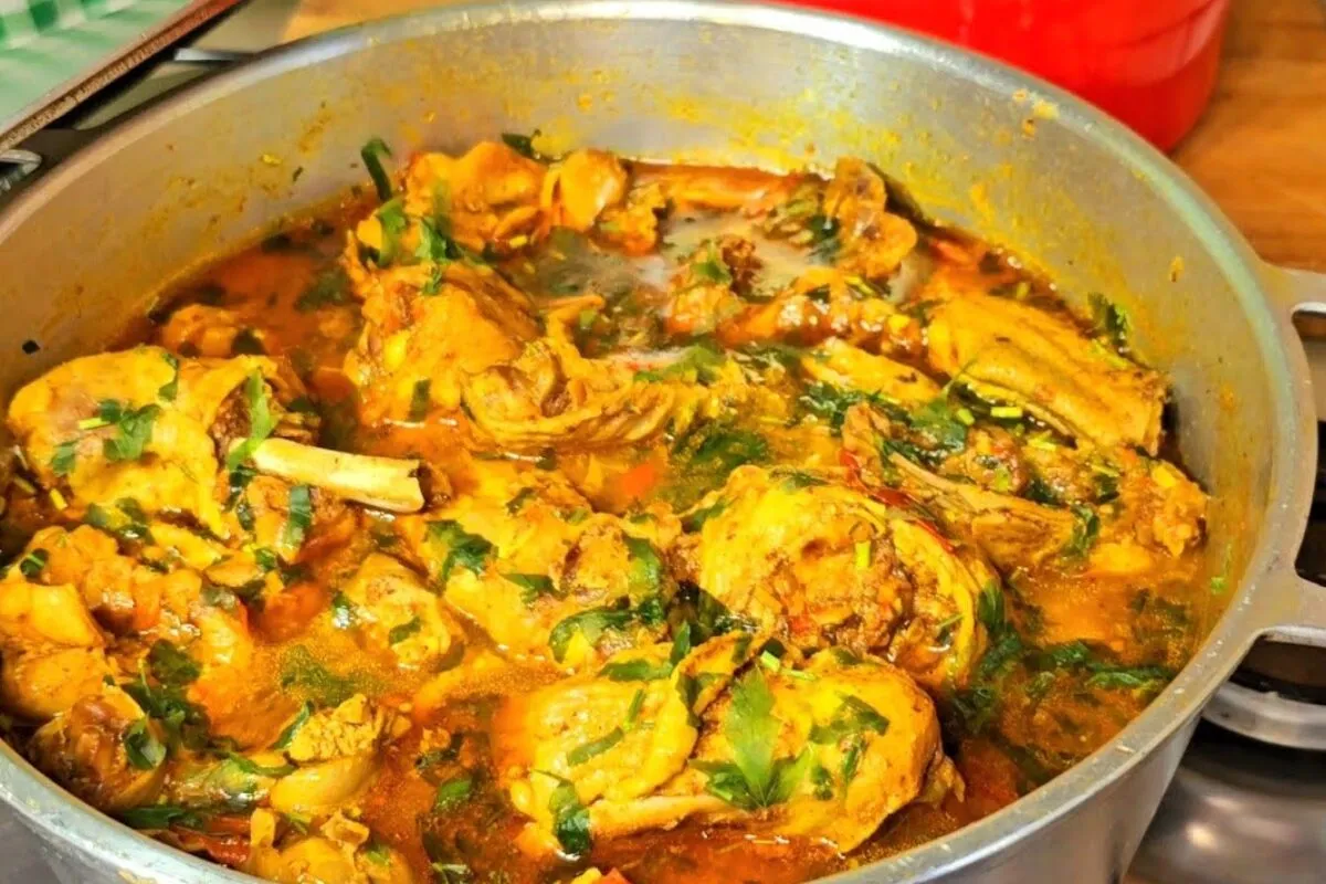 Frango ao molho fácil e cheio de sabor: receita para salvar