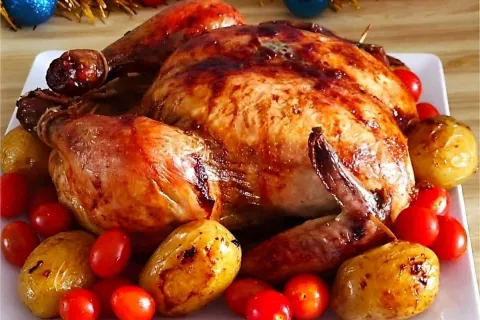 Frango assado com batatas perfeito para o natal sua família 