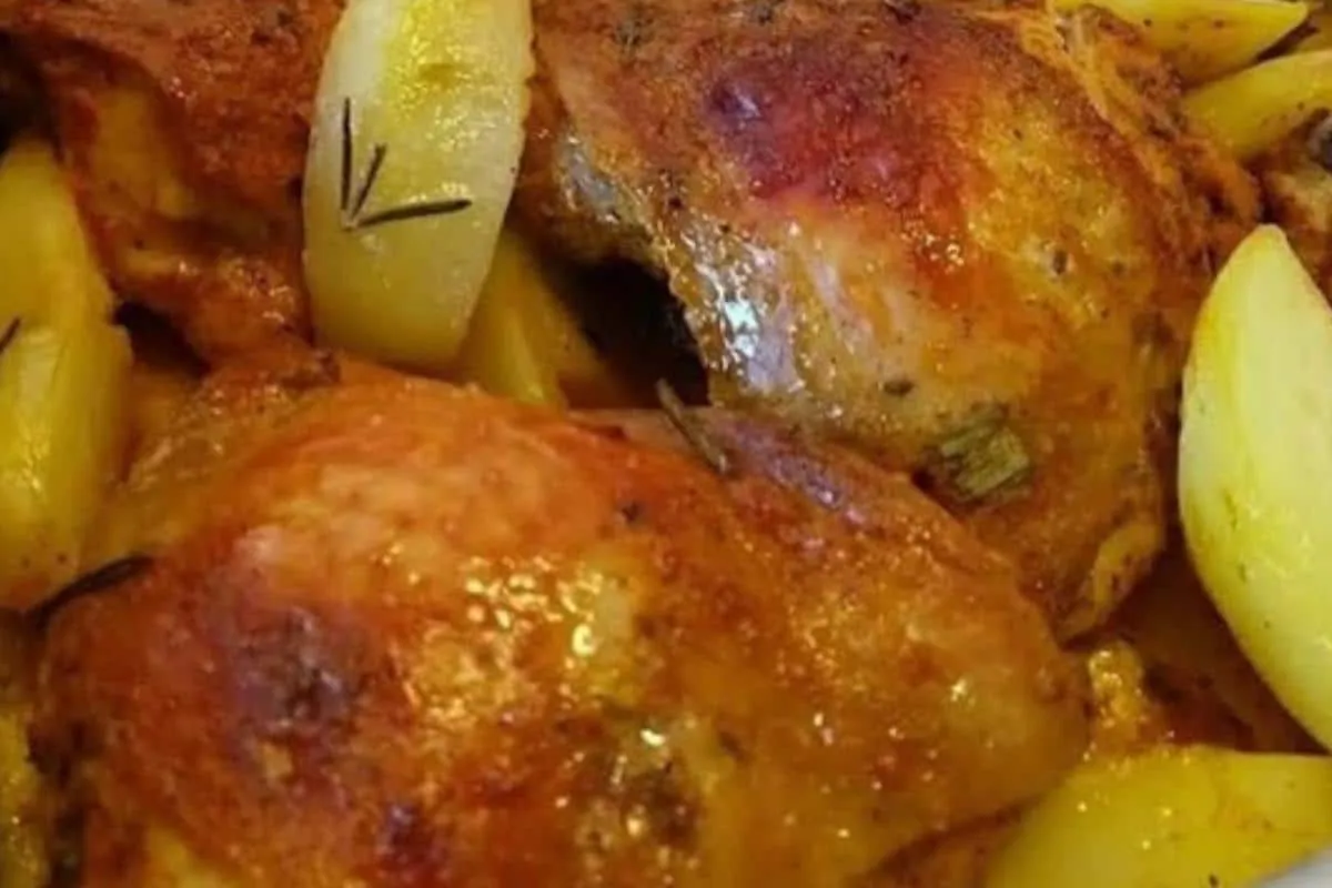 Frango assado crocante e sequinho que aprendi com a dona de