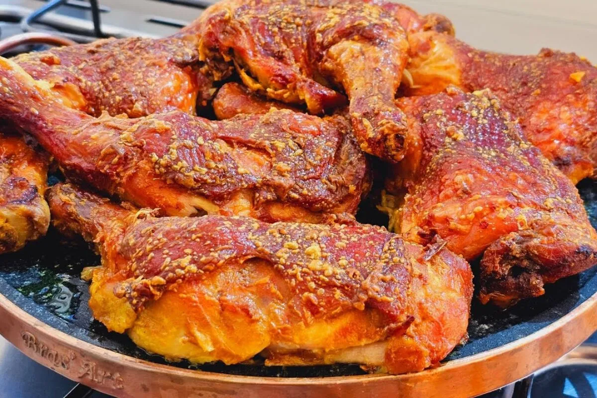 Frango assado na maionese macio suculento e muito simples de