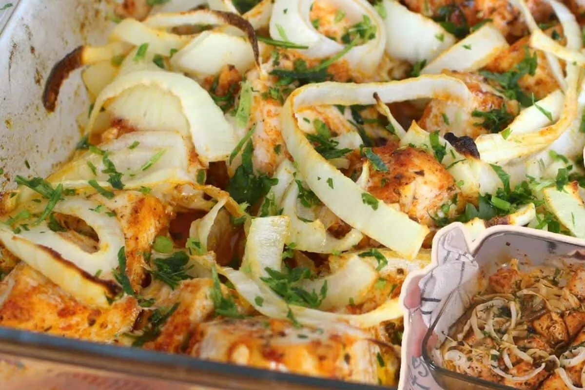 Frango assado na manteiga, que fica delicioso, suculento e d