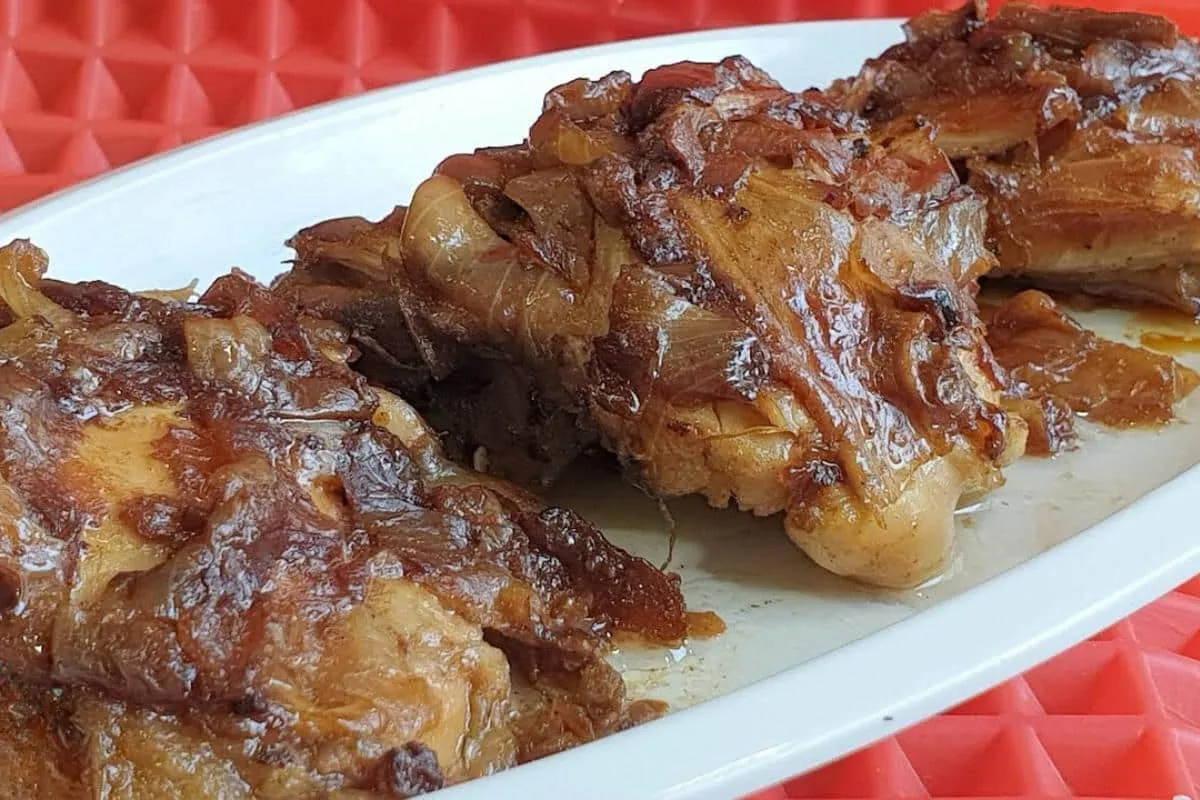 Frango assado na panela de pressão muito suculento e saboros