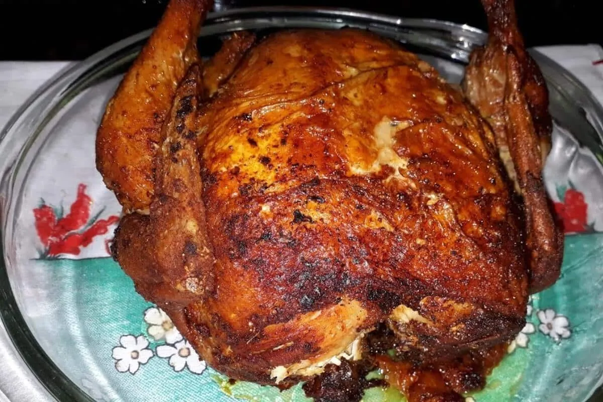 Frango assado na panela de pressão vai surpreender você de t