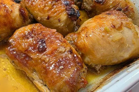 Frango assado recheado para arrasar na hora do almoço de dom