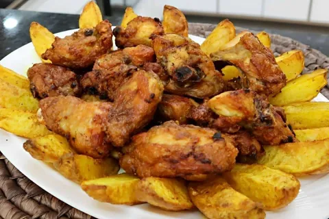 Frango com batatas na AirFryer crocante sequinho e fica pron