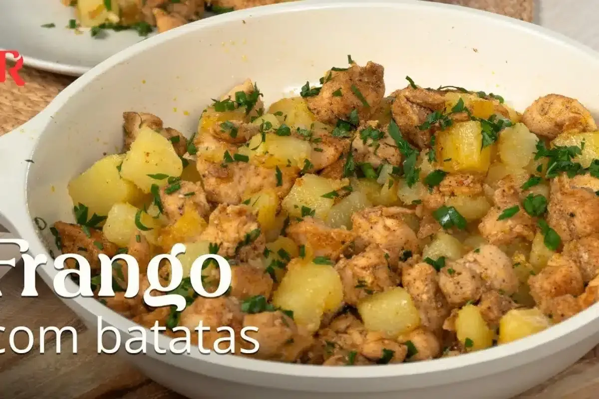 Frango com batatas simples e gostoso: com gosto de comida de
