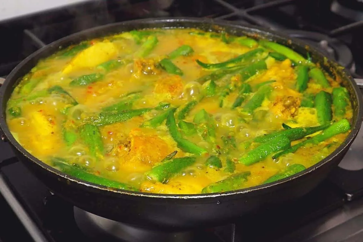 Frango com quiabo: o segredo para preparar esse prato tradic