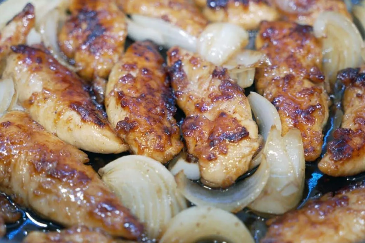 Frango com shoyu e mel: fica muito suculento e um sabor muit