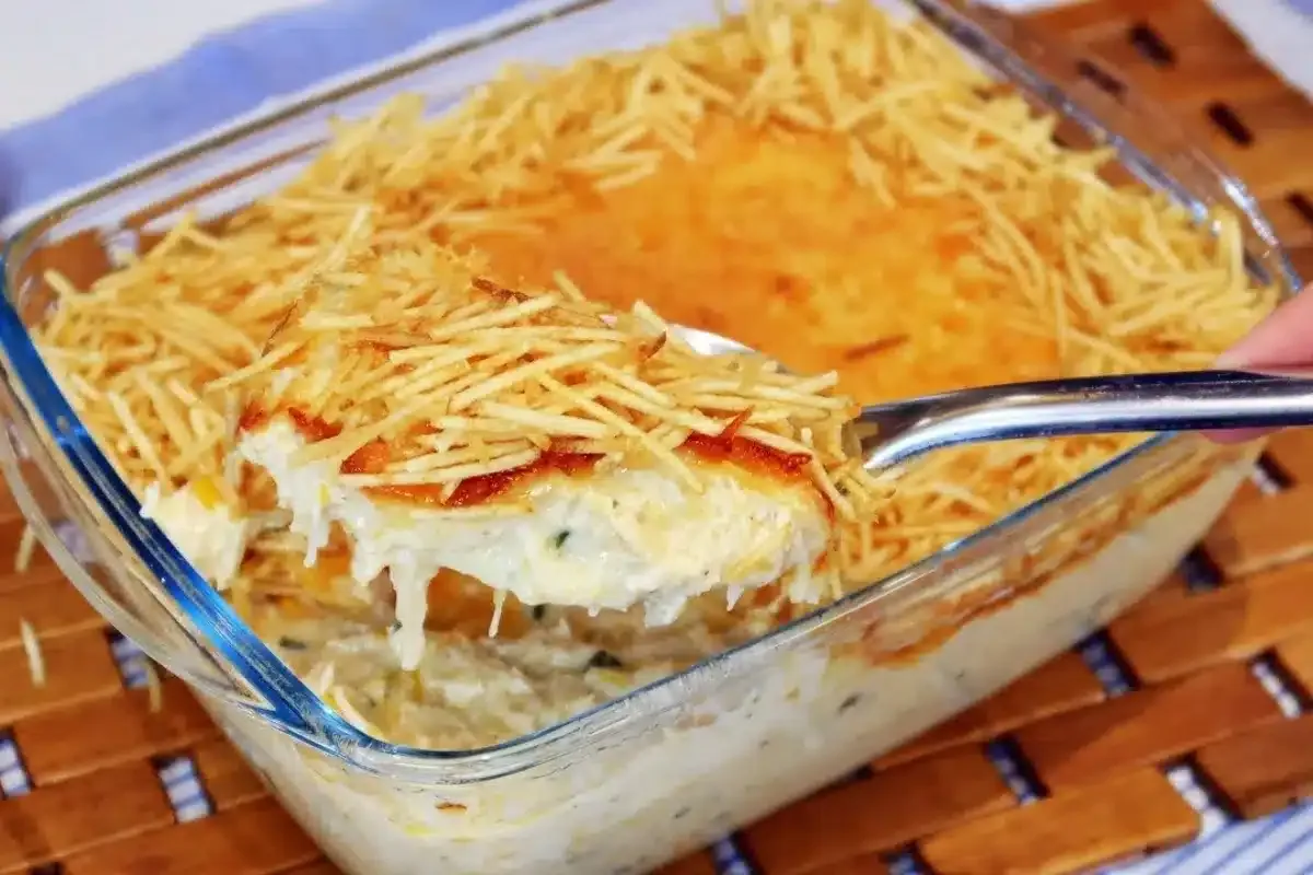 Frango cremoso com creme de milho ao forno, uma refeição pri