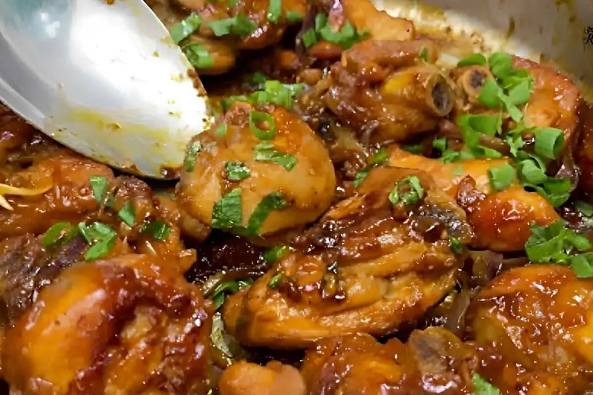 Frango de restaurante na panela com tempero delicioso para f