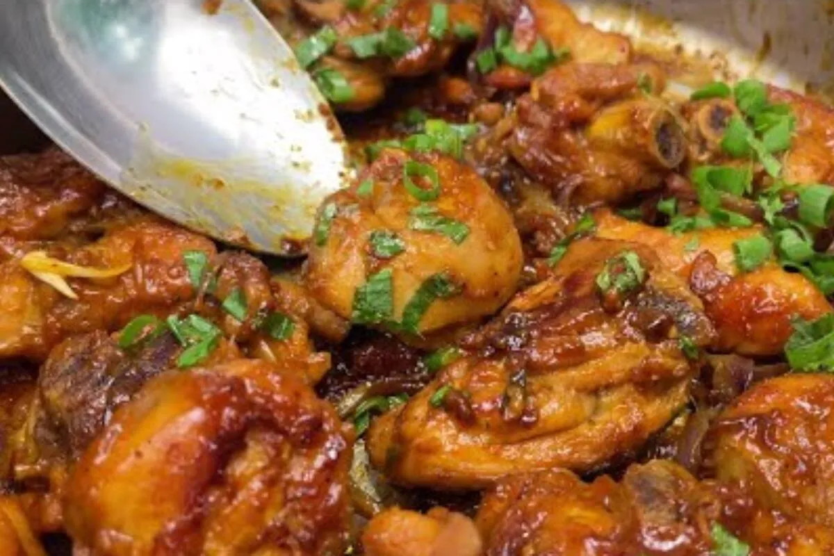 Frango de restaurante na panela de pressão com tempero espec