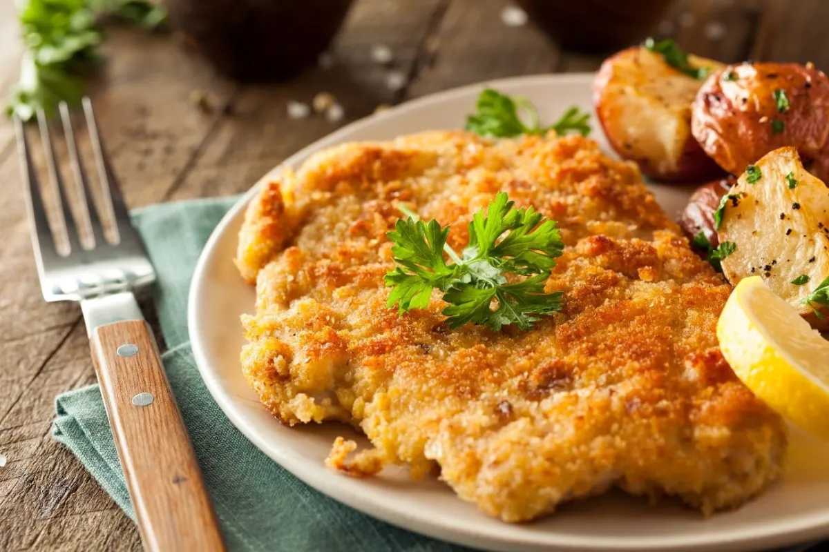 Frango empanado assado sequinho crocante e perfeito para seu