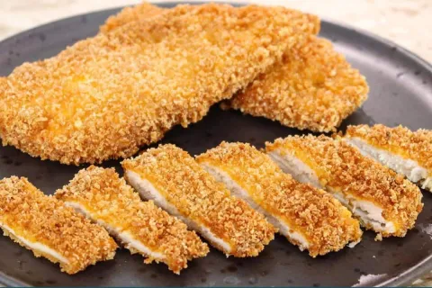 Frango empanado crocante: fica sequinho por fora e não encha