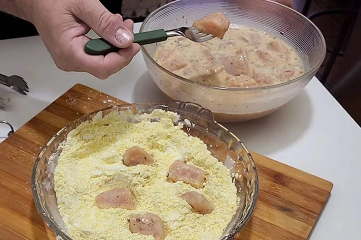 Frango frito crocante, veja o segredo para ficar com aquela