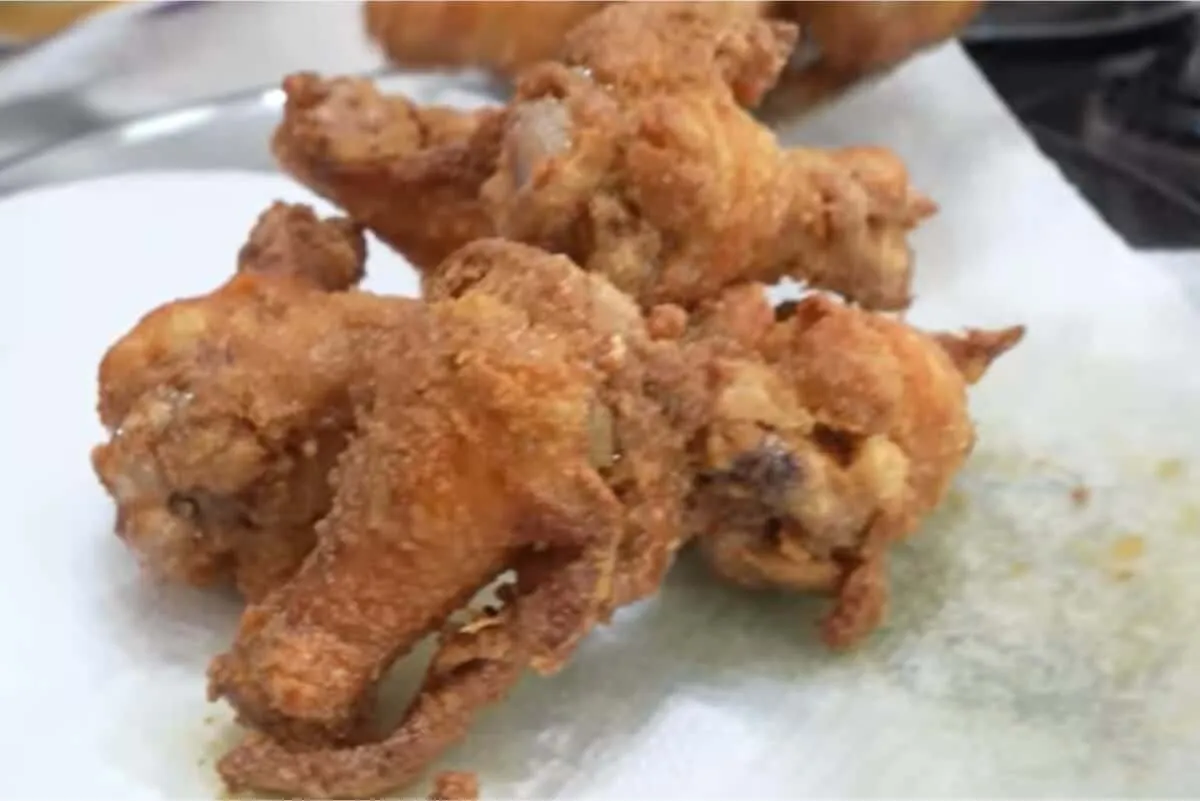 Frango frito japonês: você nunca comeu um tão sequinh e croc