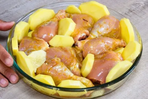 Frango no forno suculento e douradinho, para arrasar no almo