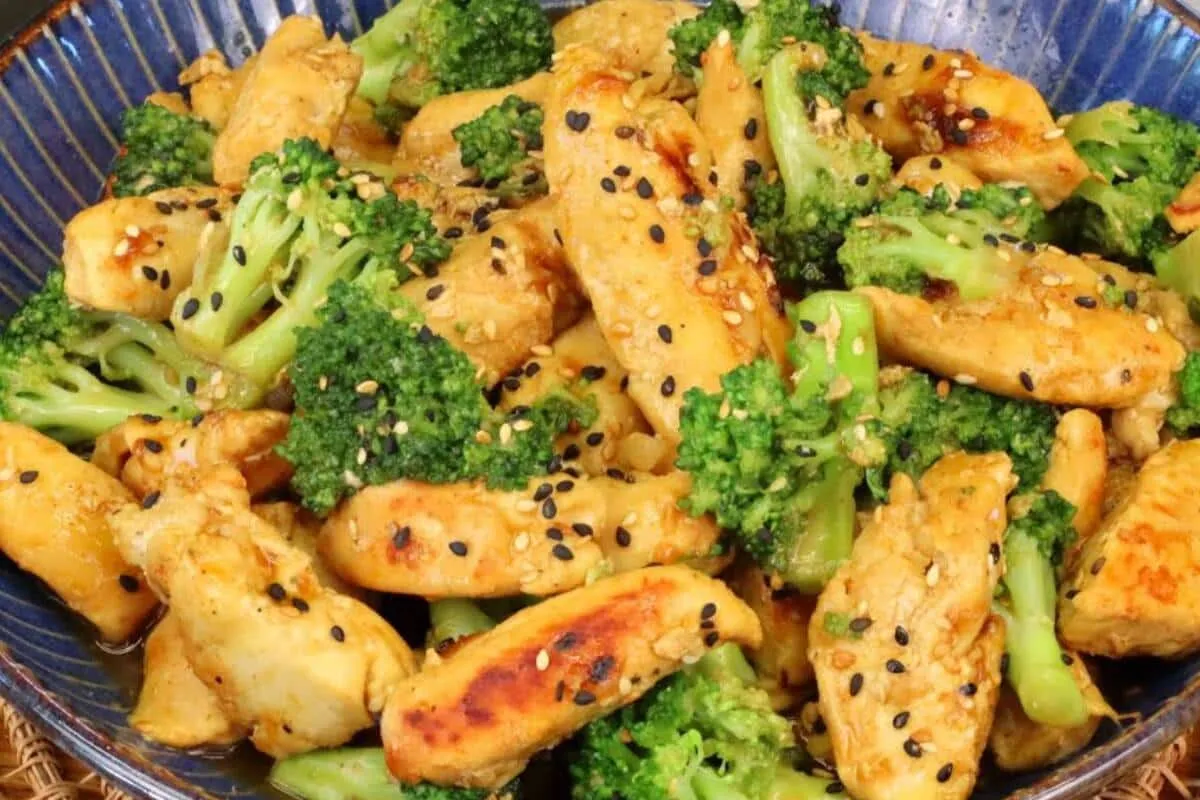 Frango oriental suculento: veja como fazer peito de frango q