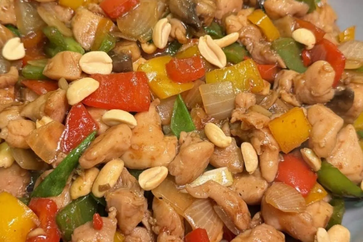 Frango xadrez rápido, prático e super colorido feito com leg