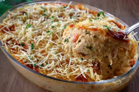 Fricassê cremoso de frango: veja qual o jeito mais fácil de 